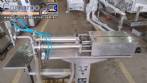 Envasadora de l�quidos pneum�tica em inox semi-autom�tica com dois bicos Y&G Packing Machinery
