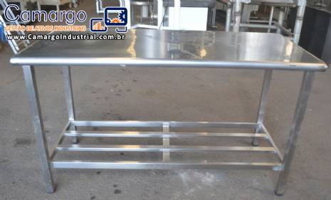 Mesa de a�o inox 700 mm x 1500 mm