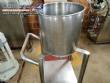 Tanque de transfer�ncia com suporte e rodinhas em inox 20 litros