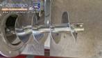 Silo de transferncia com rosca helicoidal transportadora inclinada em inox Maqinox