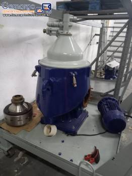 Centrífuga separadora para purificar óleos industriais Alfa Laval MOPX 205 Centrífuga separadora para purificar óleos industriais Alfa Laval MOPX 205