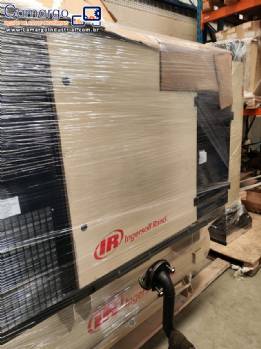 Compressora de parafuso com 30 hp e secador de ar Ingersoll Rand Compressora de parafuso com 30 hp e secador de ar Ingersoll Rand