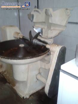 Cutter com capacidade 130 litros com eixo inteiro Cutter com capacidade 130 litros com eixo inteiro