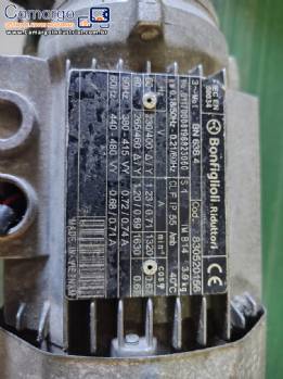 Moto _redutor Bonfiglioli, motor de 0,21 kW em 220/ 440v com redução 1/40 eixo vazado furo diâmetro 12mm Moto _redutor Bonfiglioli, motor de 0,21 kW em 220/ 440v com redução 1/40 eixo vazado furo diâmetro 12mm